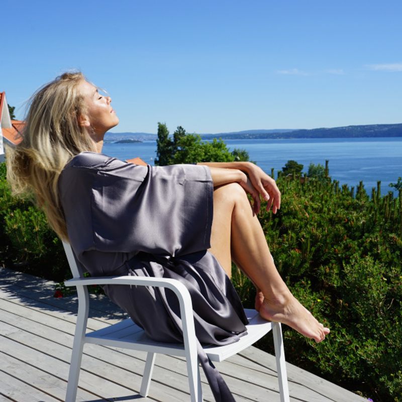 Kimono i silke - koksgrå