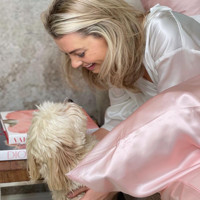 Sengesett i silke - rosa - glidelås